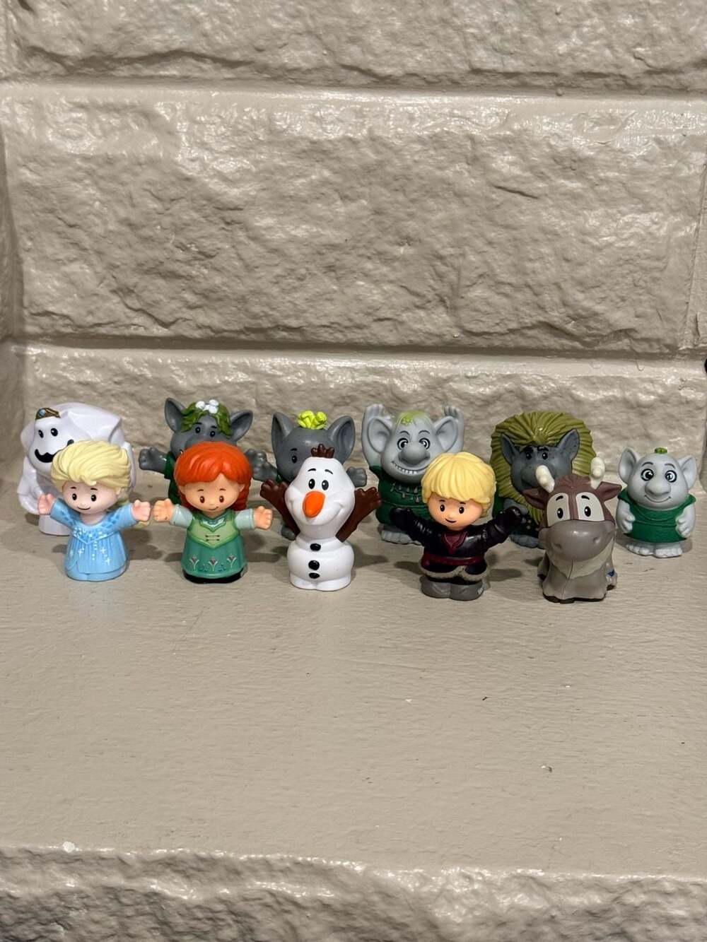 Fisher-Price Little People Disney Frozen 9-Piece Figure Lot